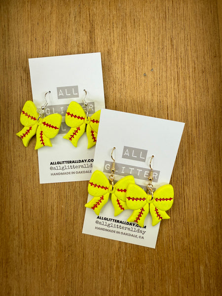 Softball bows medium in gold or silver
