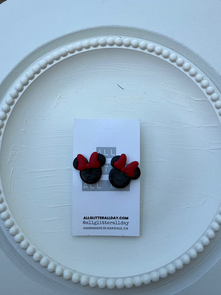 Mouse head with bow in black glitter stud